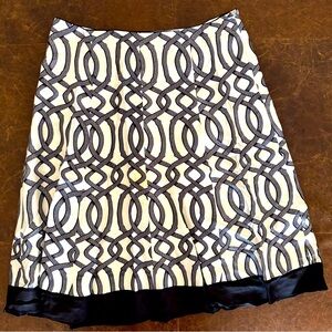 White House Black Market Women's Silk
Size 8